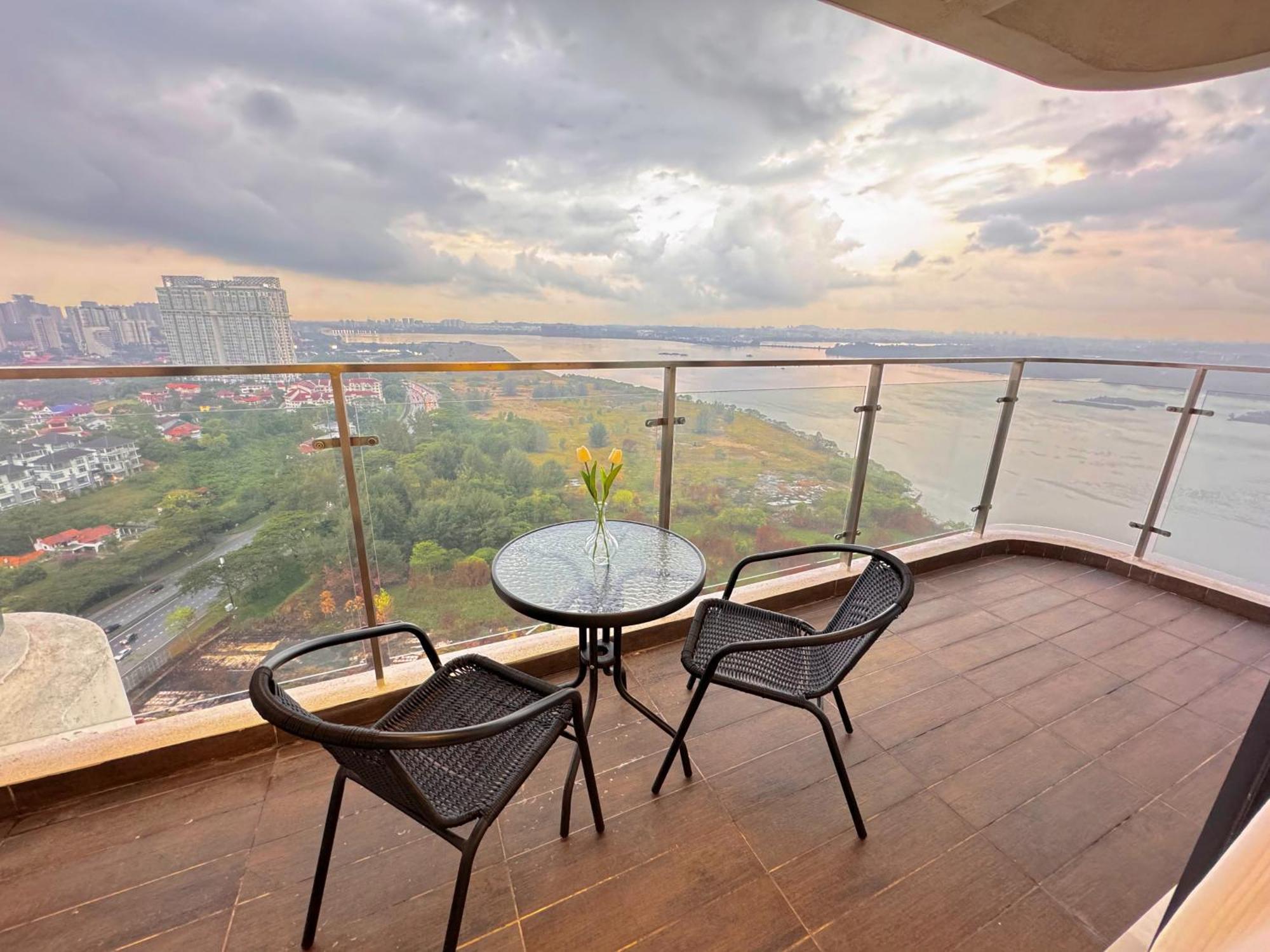 Apartment Country Garden Danga Bay By Minshuku